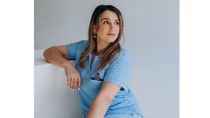 Үлкен бөкселері бар қыздардың қатысуымен жеке порно